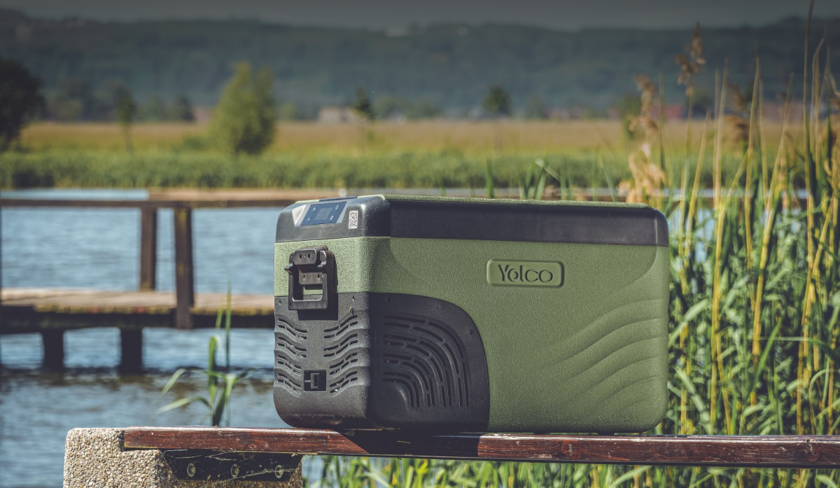 Mann in einer LKW-Kabine