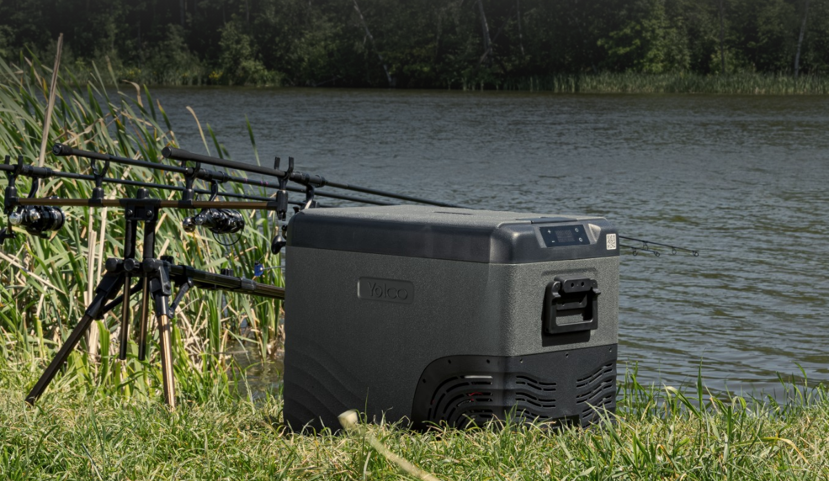 Mann in einer LKW-Kabine