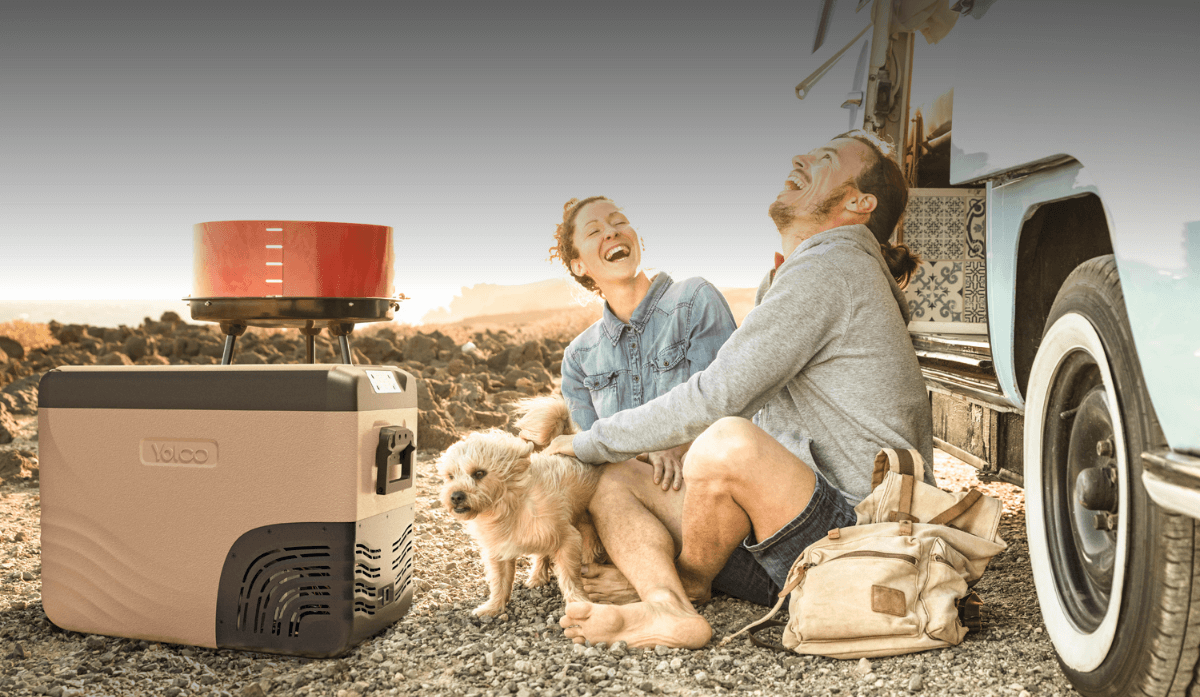 Mann in einer LKW-Kabine