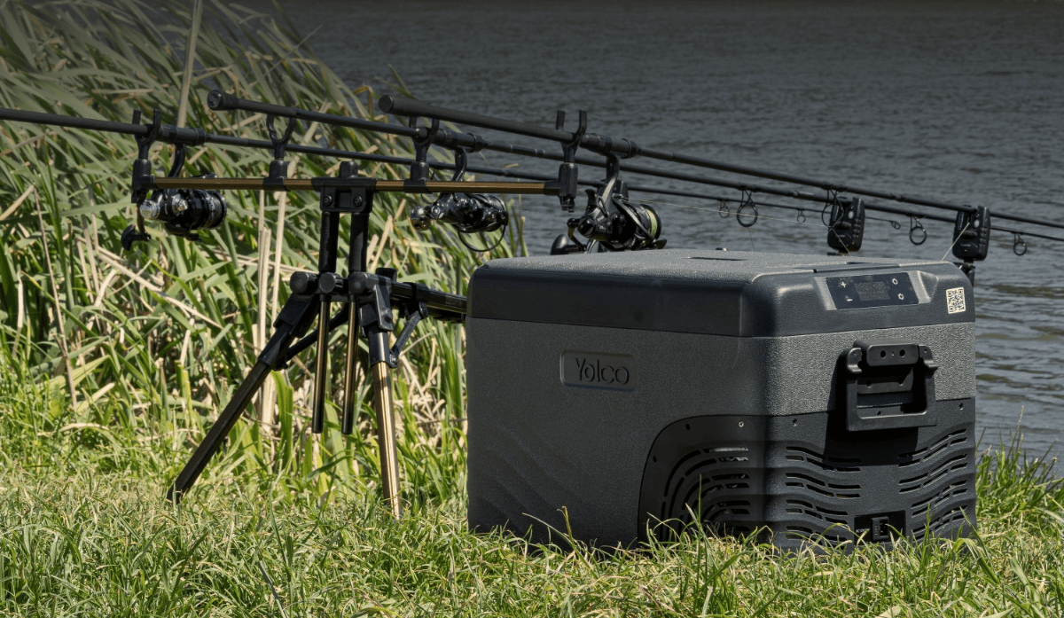 Mann in einer LKW-Kabine