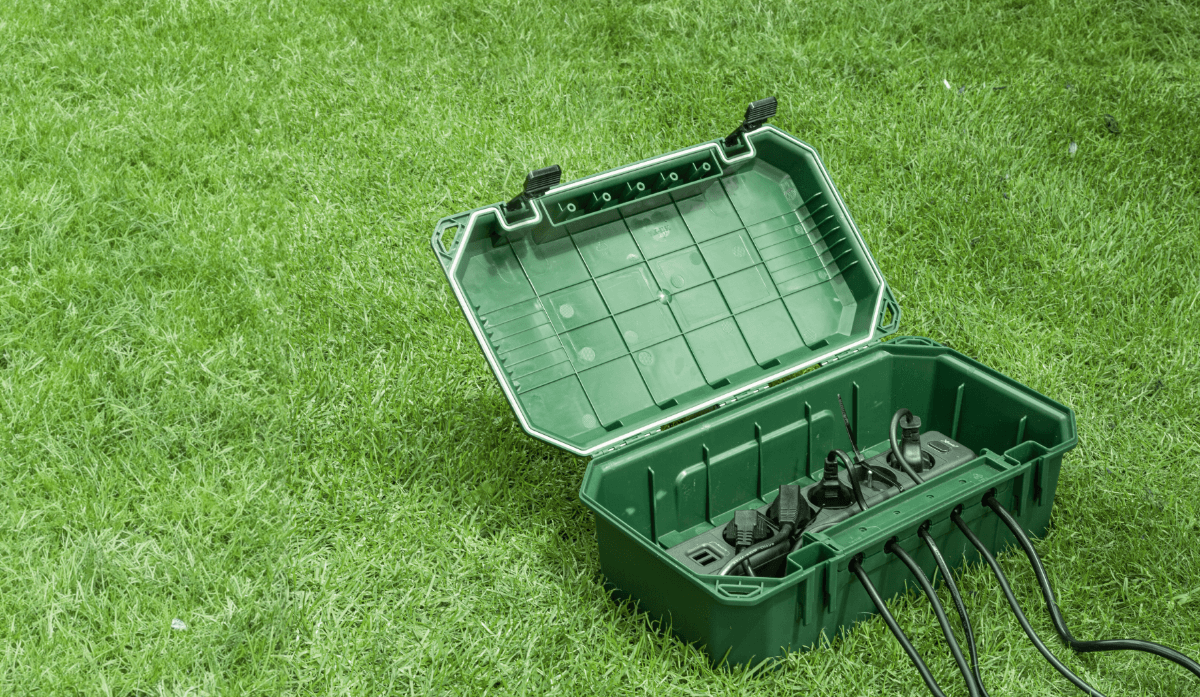 Mann in einer LKW-Kabine